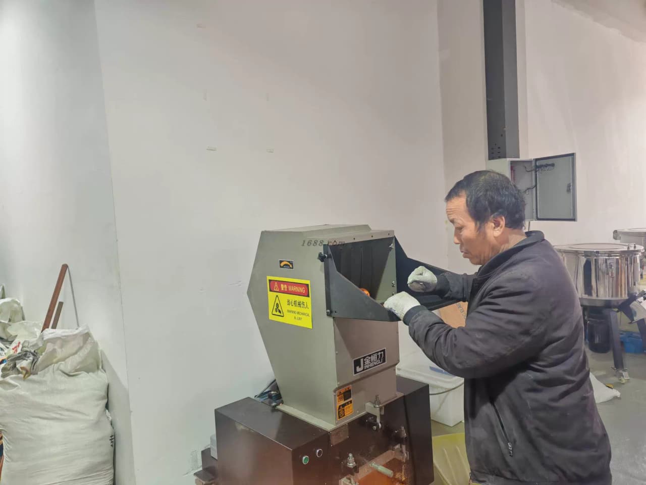 Factory Production Line 32